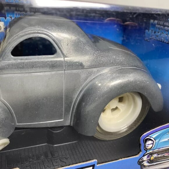 🆕️Muscle Machines - 1:18 - '41 Willys Coupe Limited Edition RAW Metal - Picture 3 of 11